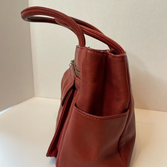 👜 Vintage Fossil red leather purse. Many pockets.  Great preowned condition. 👜 - Picture 8 of 13